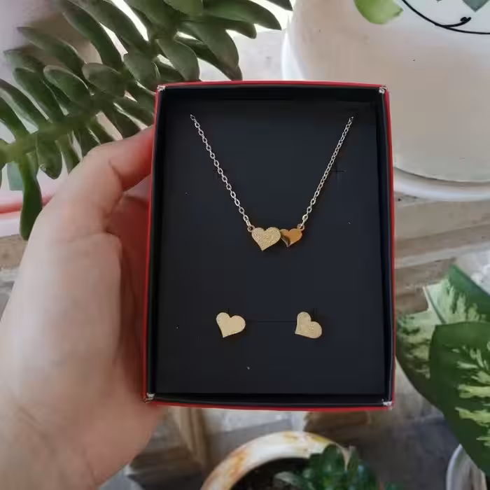 نیم ست استیل رنگ ثابت سن پلاس شاین همراه  با جعبه کادویی شیک 