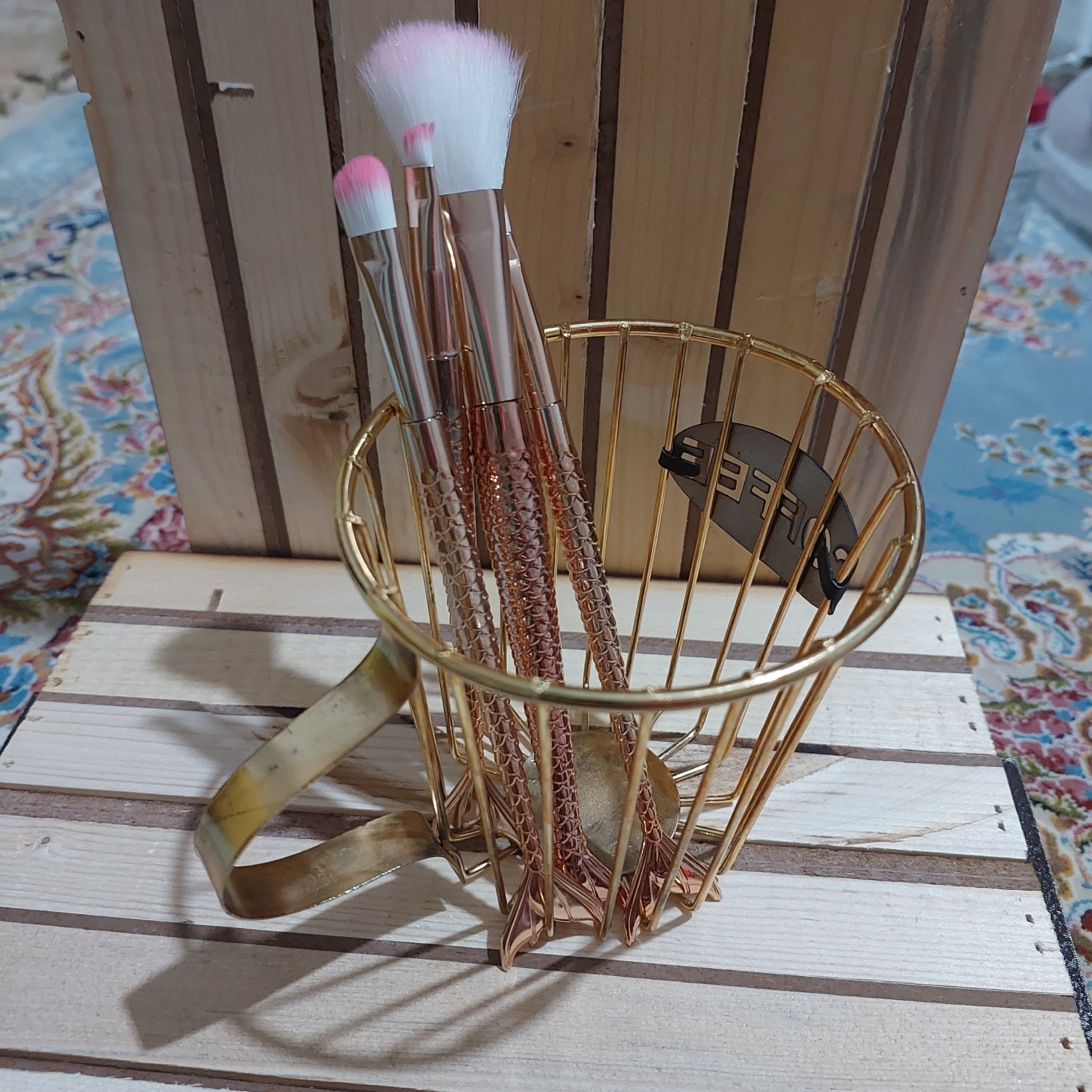 استند جای براش. جای قاشق جای برس مناسب برای میز آرایش و آشپزخانه