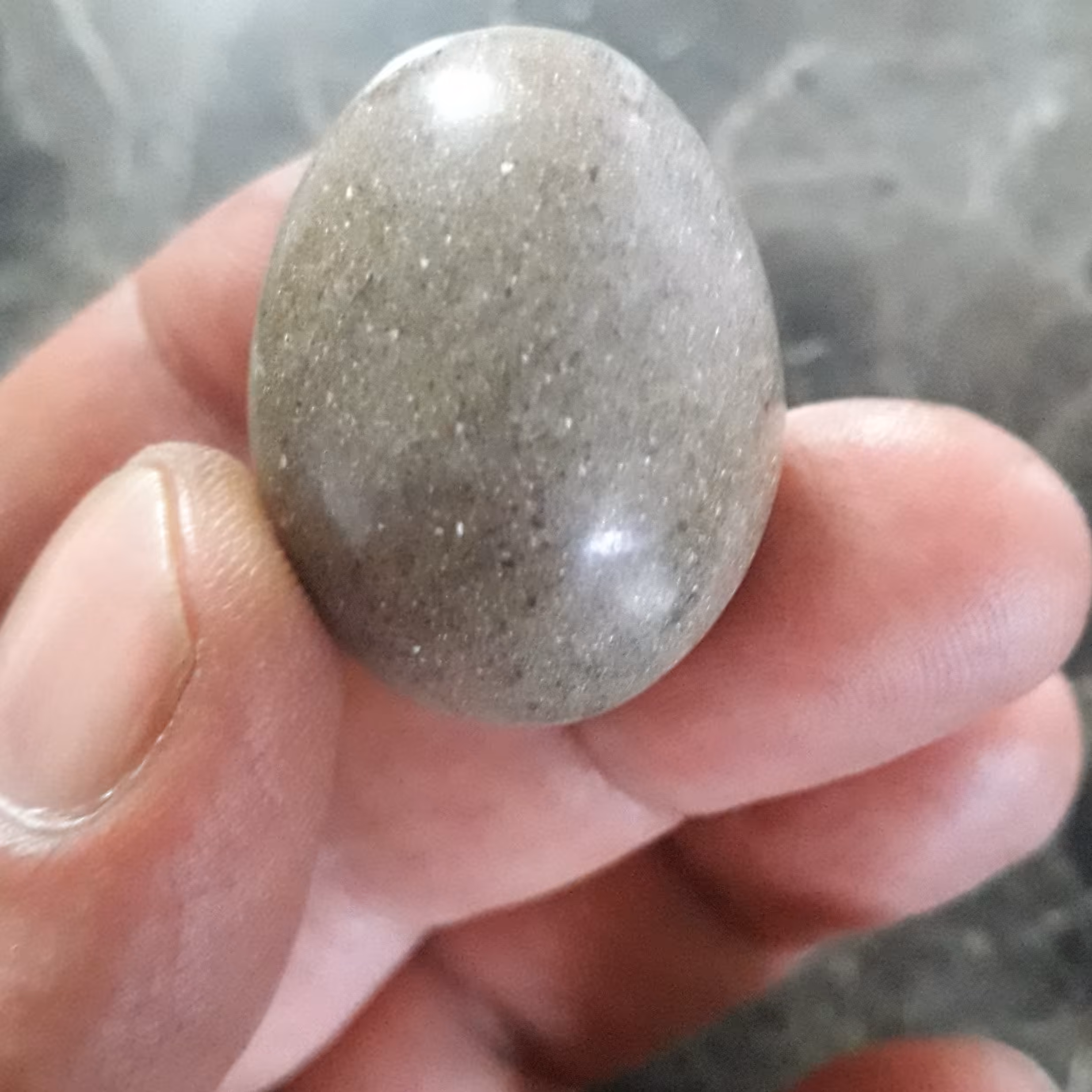 سنگ حدید تخم مرغی 