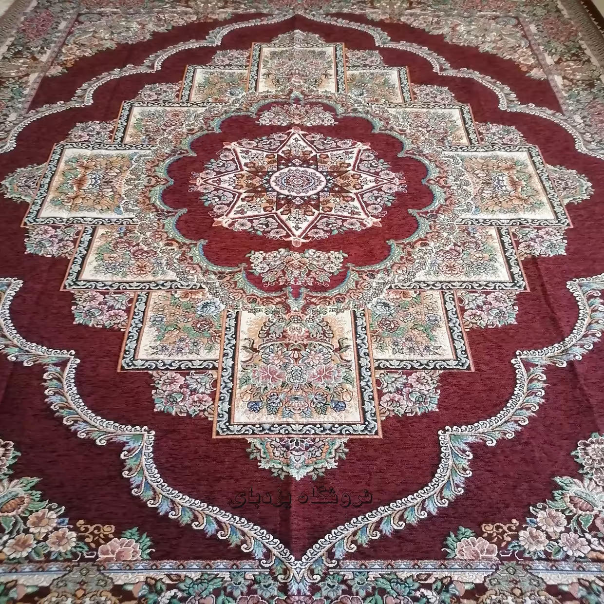 روفرشی مخمل زرکدار 6متری رنگ زرشکی طرح حوض نقره مدل ستاره ای
