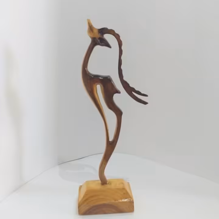 نجوای غزال،کار دست ،بسیار با کیفیت ،خوش رنگ ،مناسب برای میز کار و محیط منزل ،هدیه ای بسیار خاص