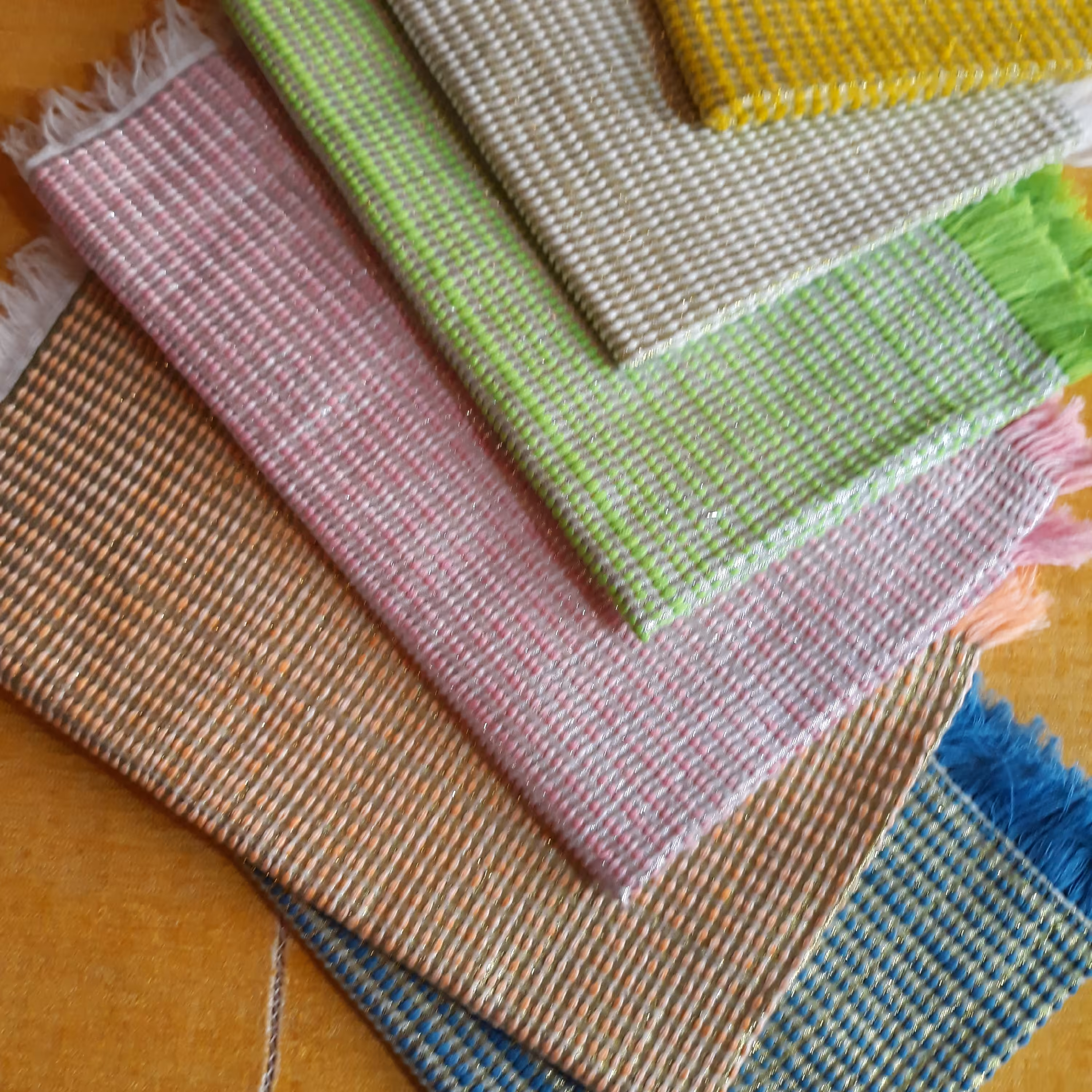 رومیزی دستبافت