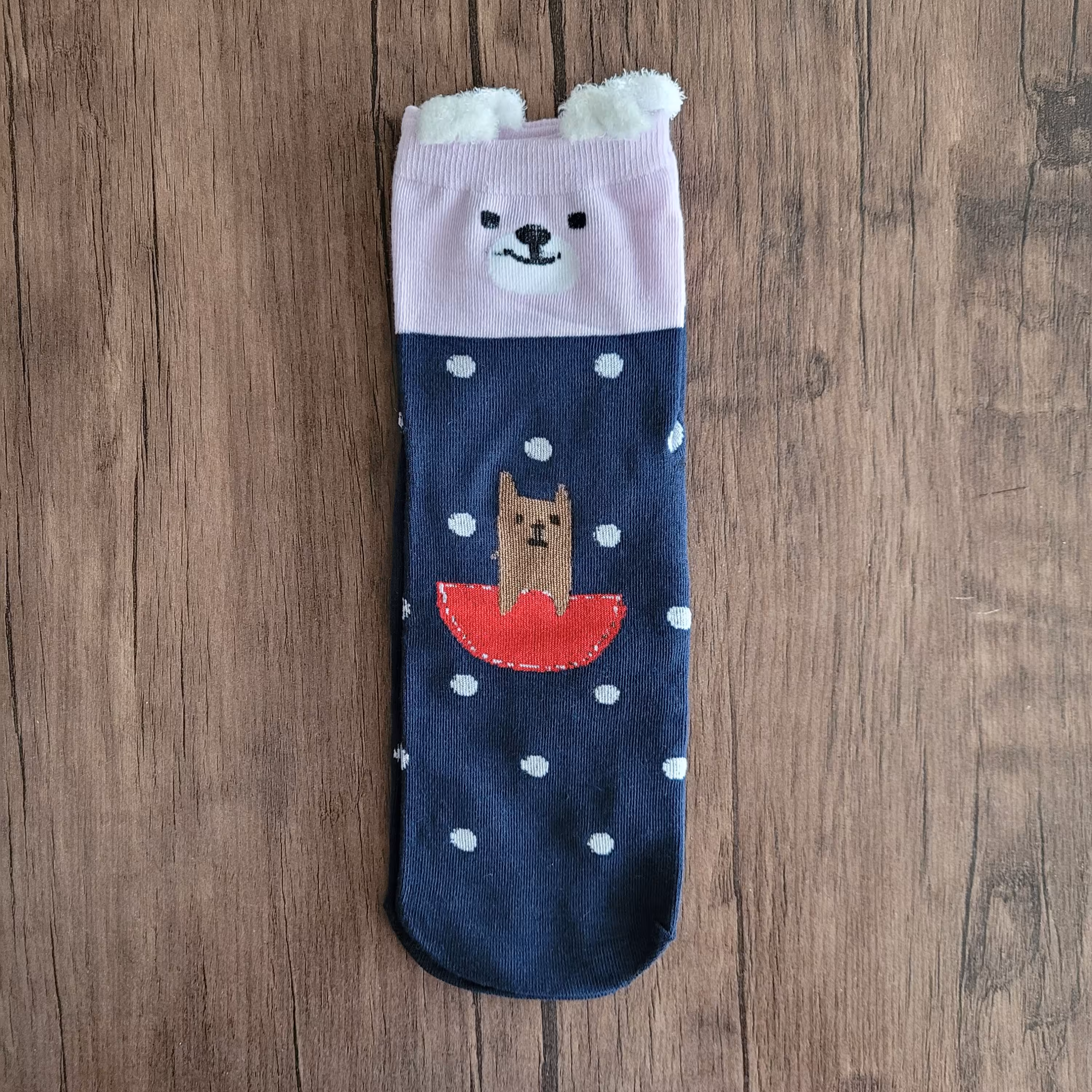 جوراب نیم ساق فانتزی وارداتی فری سایز مناسب سایز 35 تا 40 مناسب ده سال به بالا