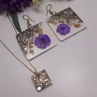 گوشواره و گردنبند ست رزینی مربعی فلز استیل ضد حساسیت و زنجیر استیل