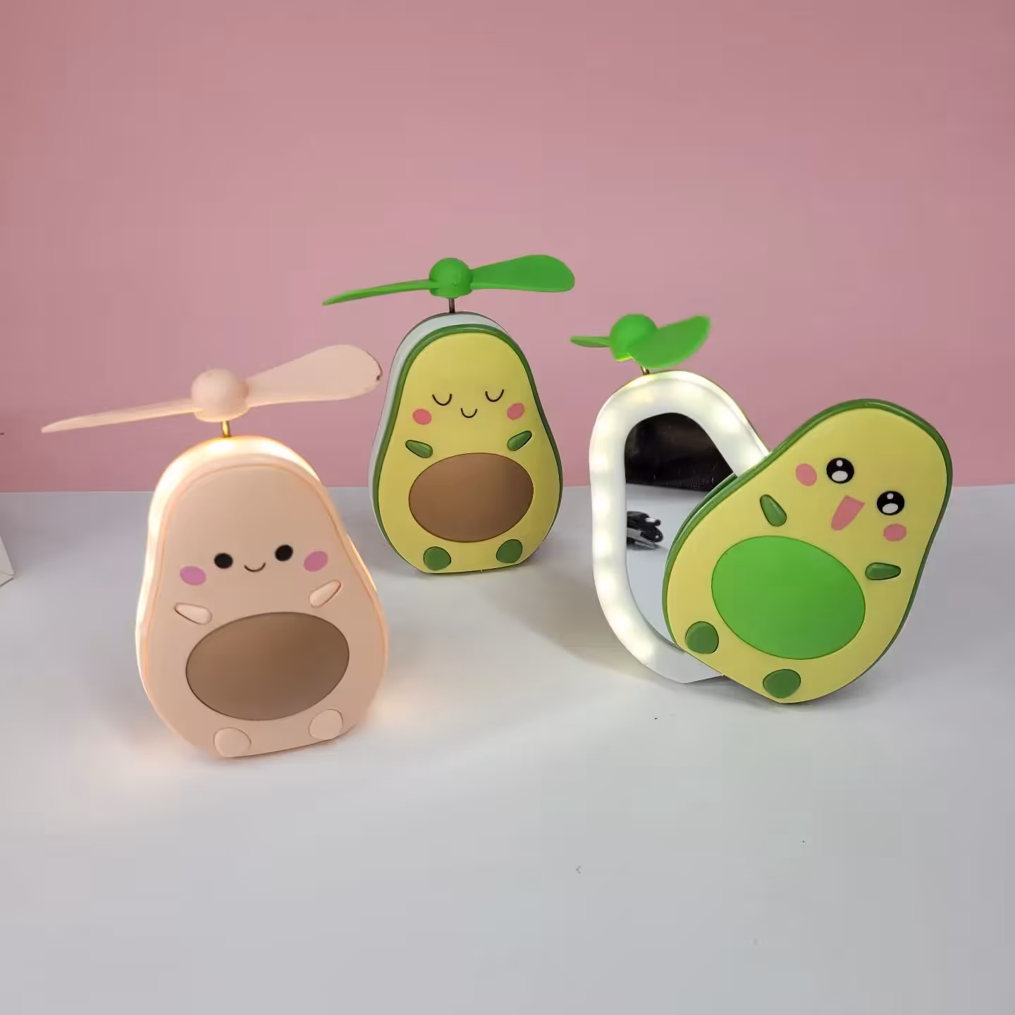 آینه فن دار طرح آواکادووبارینگ لایت