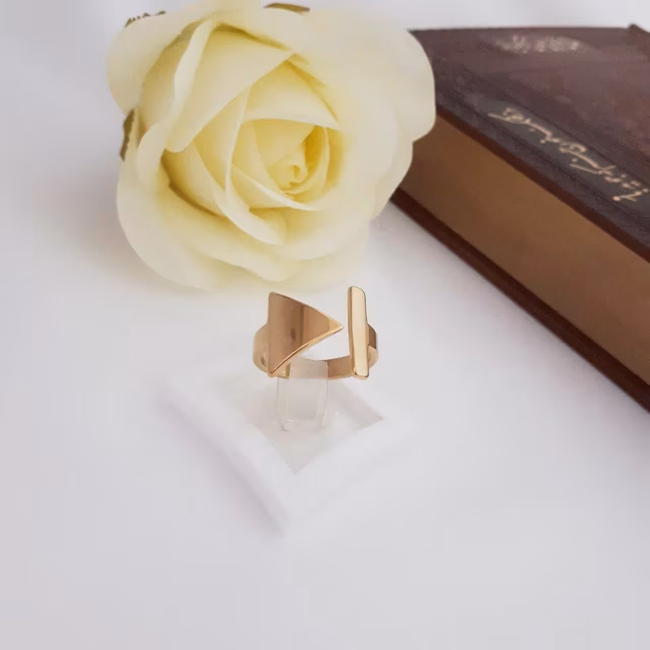 انگشتر کد7955طرح طلا. استاینلس استیل. آبکاری طلا. سایزبندی کامل. رنگ ثابت. ضدحساسیت