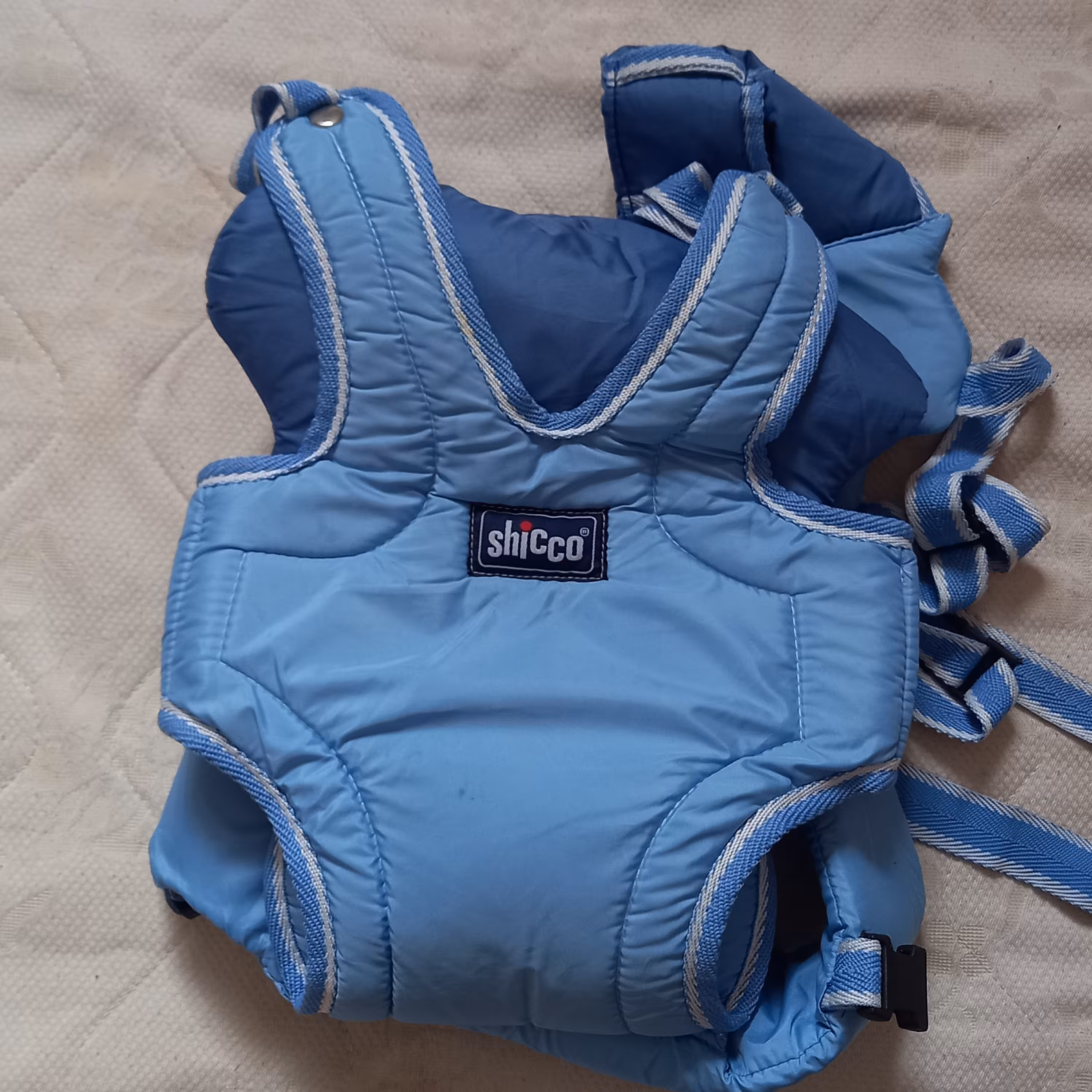 آغوشی نوزاد مناسب برای حمل نوزاد سه حالته