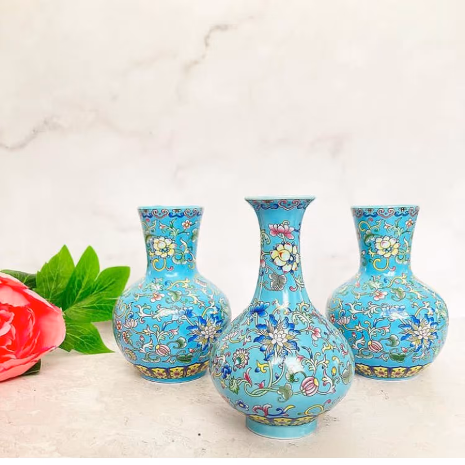 گلدان و جاشمعی نقلی گل برجسته آبی رنگ در 2 سایز متفاوت