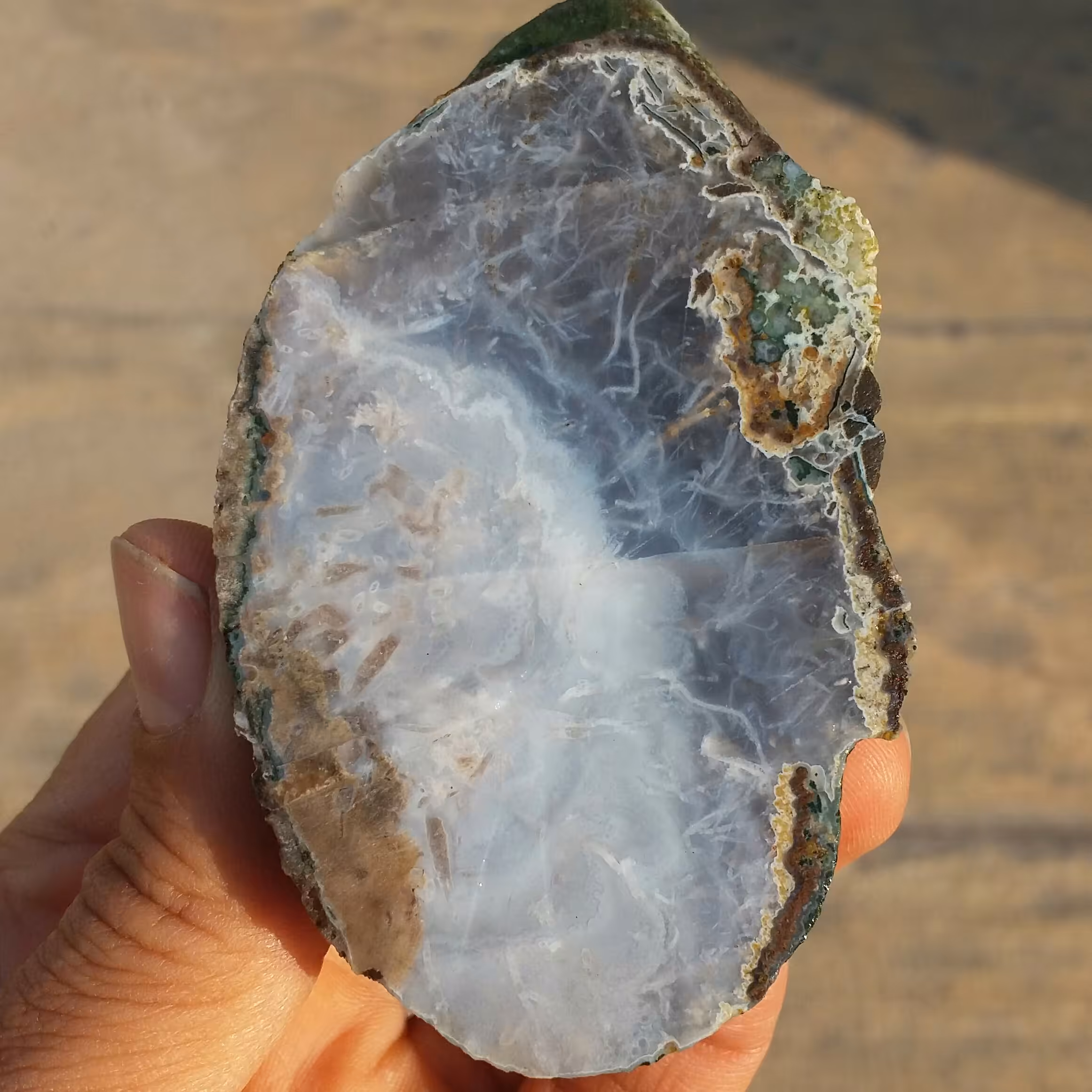 اسلایس سنگ راف عقیق رتایل ریشه ای بسیار دیدنی و کمیاب شاهکار خلقت کاملا طبیعی
با قابلیت ساخت چند نگین محشر
کد 8862