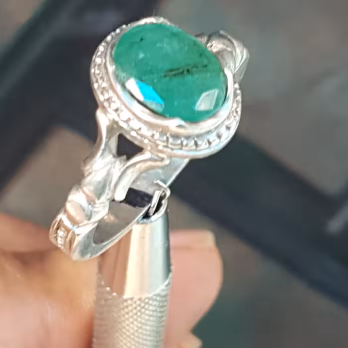 انگشتر زمرد زامبیا رکاب دست ساز شاخ گاوی 