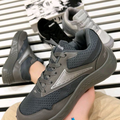 کتانی مناسب برای پیاده روی