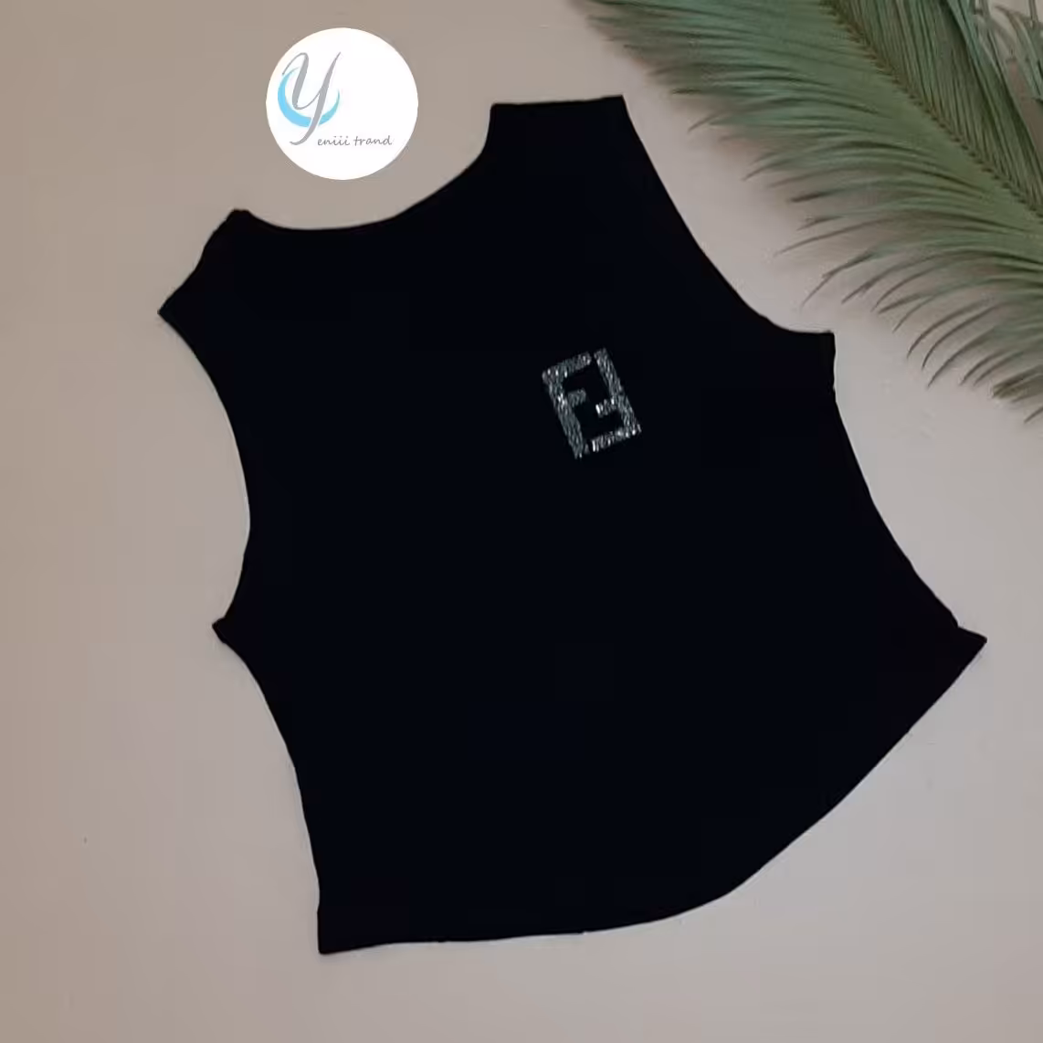 نیم تنه طرح فندی
جنس ویسکوز صدرصد نخ
سایز فری مناسب 36تا42
قیمت 72000