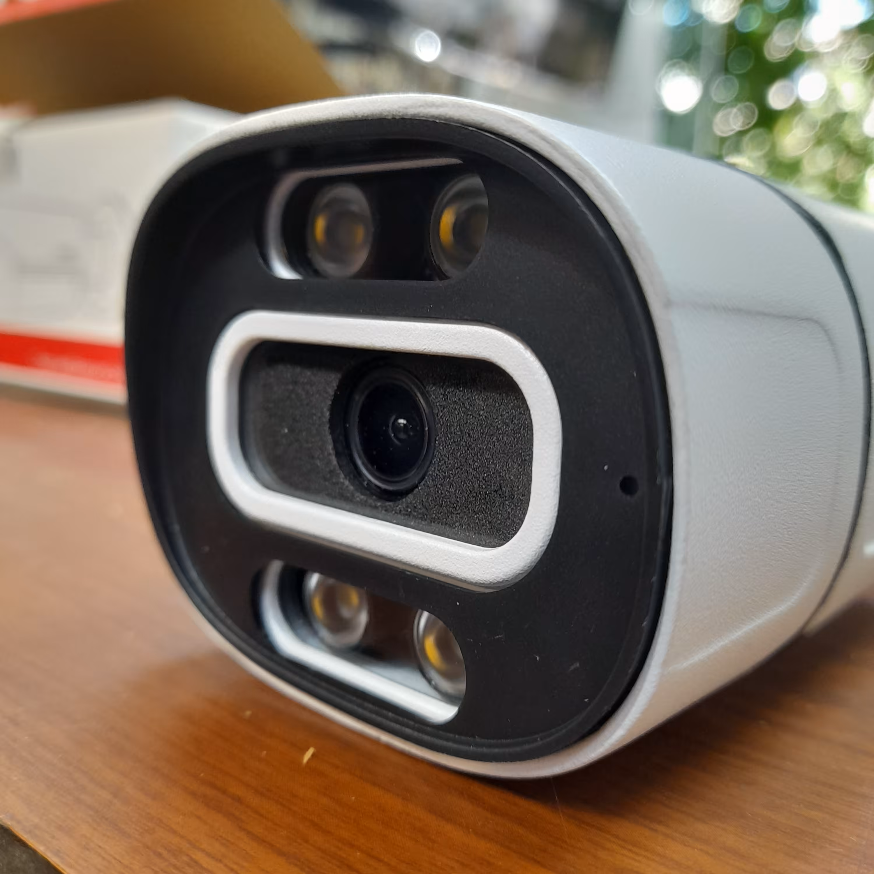 دوربین مداربسته دید درشب رنگی(وارم لایت)