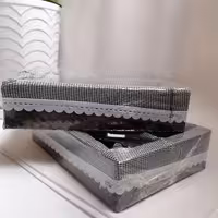 جا قاشقی و چنگال جنس چوب و داخلش دارای پارچه و اطرافش چرم