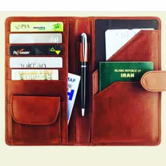 کیف پاسپورتی چرم طبیعی دست دوز ابعاد 26*20