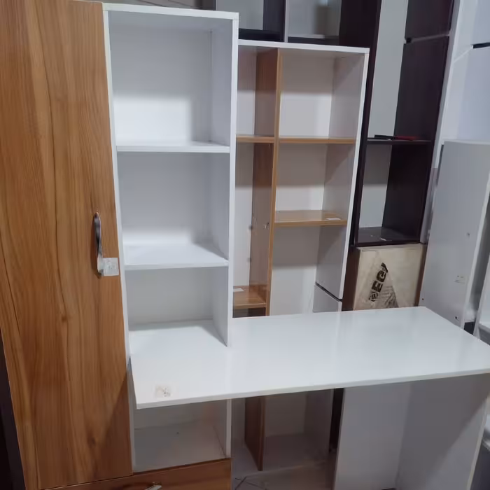 میز تحریر طرح لیون( پس کرایه)