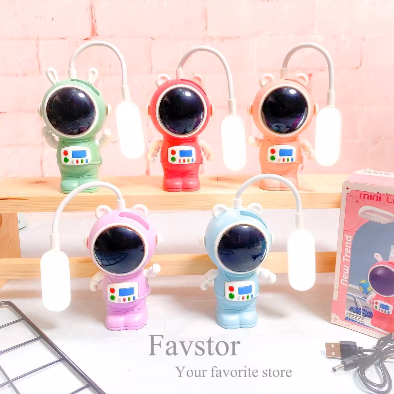 چراغ مطالعه شارژی طرح فضانورد کد TX333