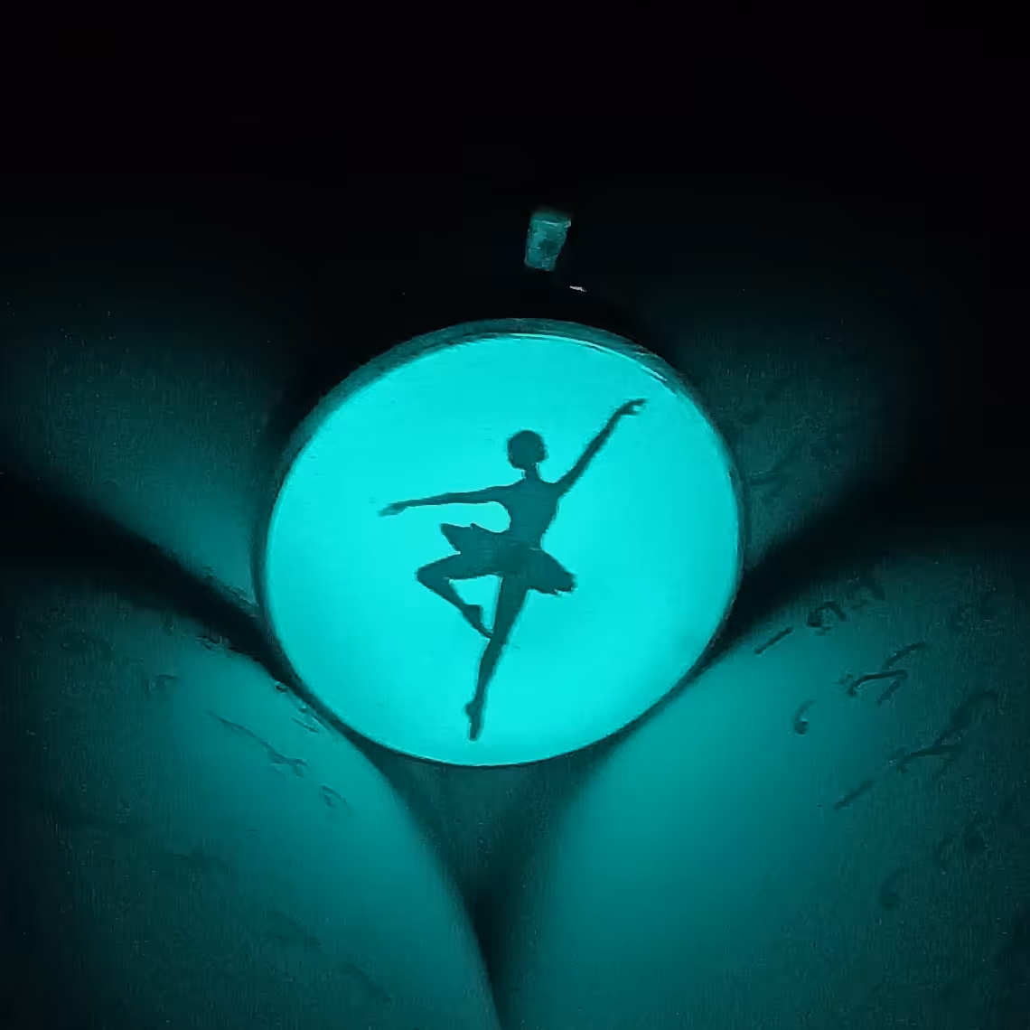 گردنبند شبتاب رقص باله استیل رنگ ثابت قوی سیاه 