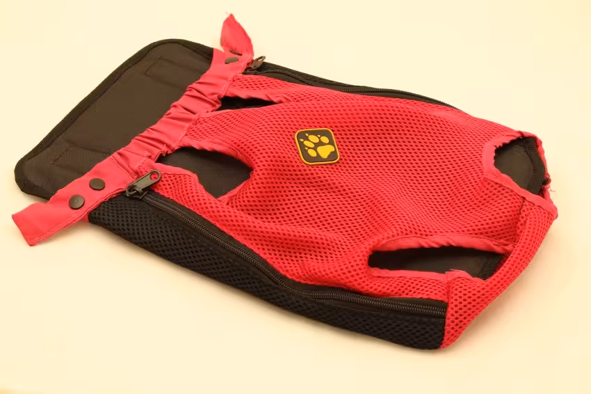 کیف حمل سگ و گربه مدل آغوشی طرح پنجه