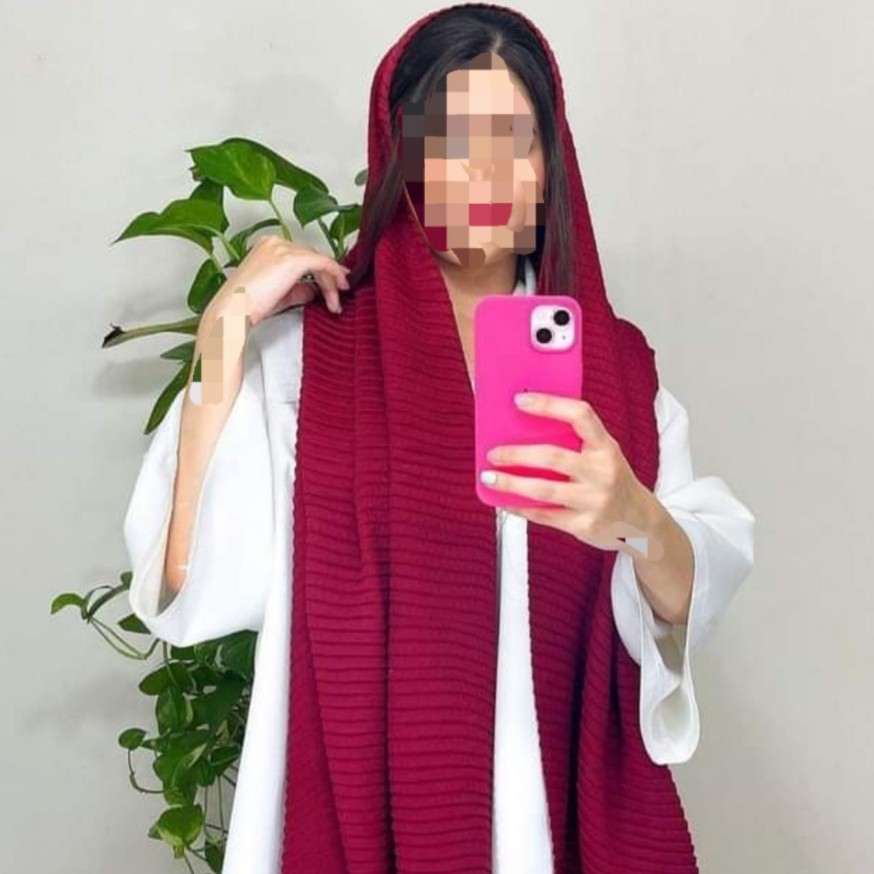 شال پلیسه جنس نخی منگوله دارباتزیین مهره عرض 2متردر1متردرسه رنگ مشکی زرشکی وطوسی 