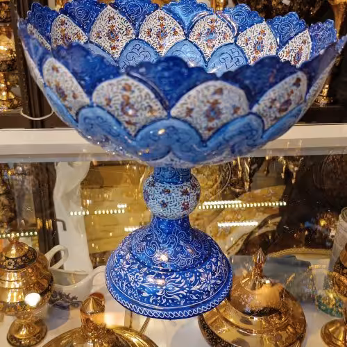 آجیل خوری مینا