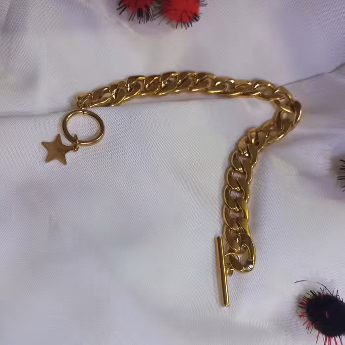 دستبند استیل رنگ ثابت و ضد حساسیت  طرح کارتیر با آویز ستاره