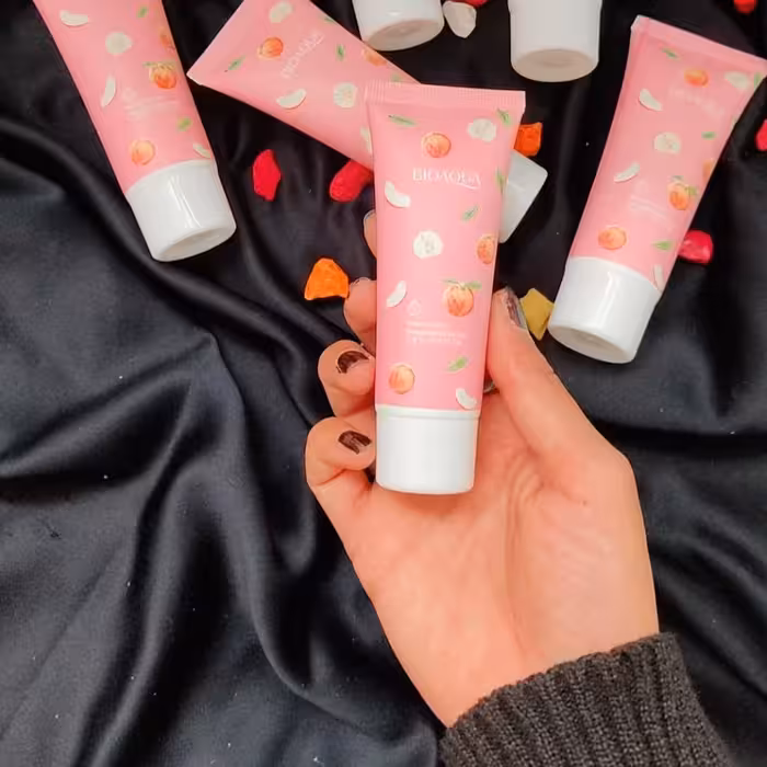 کرم مرطوب کننده دست صورت هلو بیوآکوا