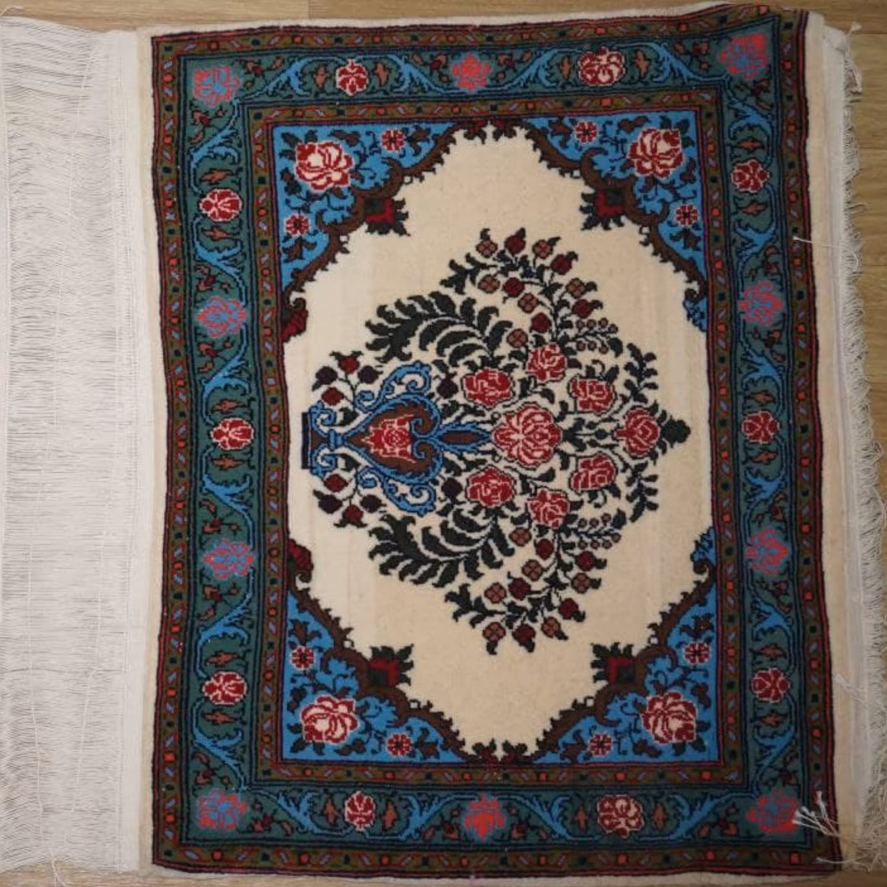 قالیچه (پشتی) طرح گلدان 