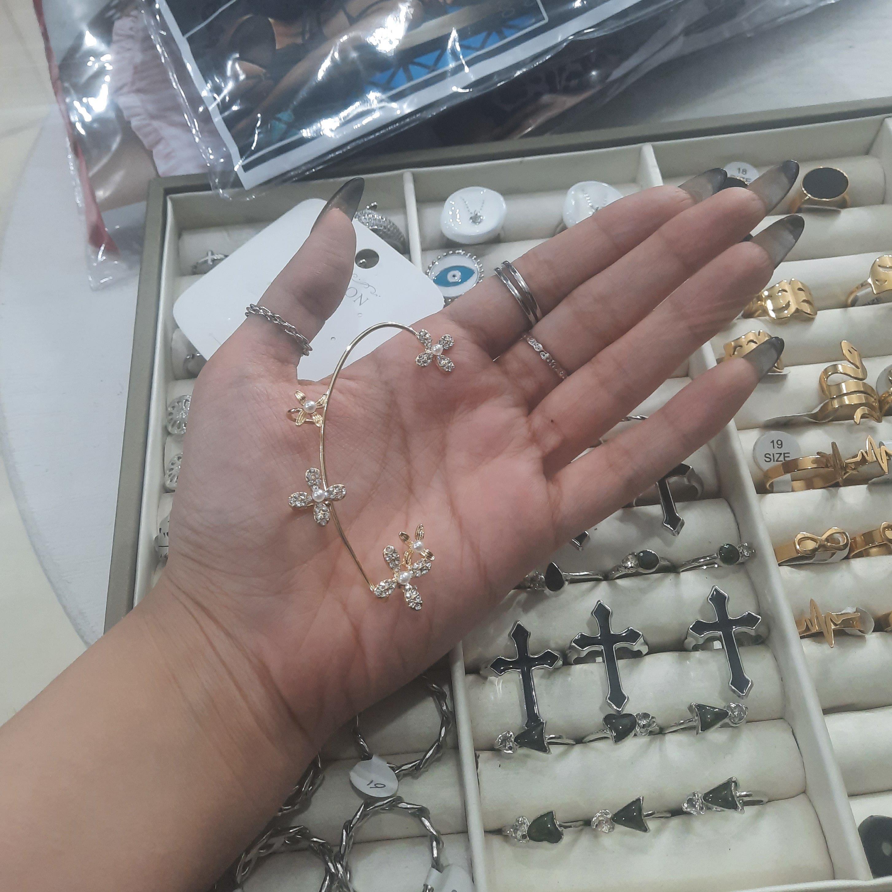 گوشواره دخترانه ایرکاف بدون نیاز به سوراخ بلوتوثی