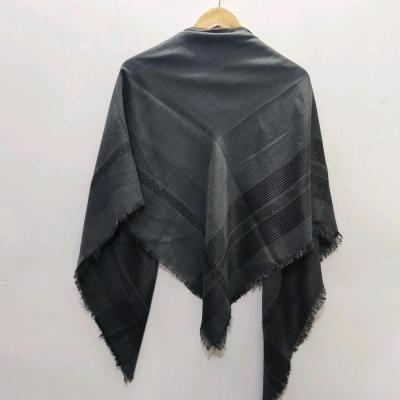 روسری نخی طوسی تکرنگ دور حاشیه لمه