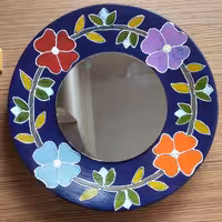 ایینه نقاشی شده بارنگ اکرلیک طرح گل زمینه سورمه ای