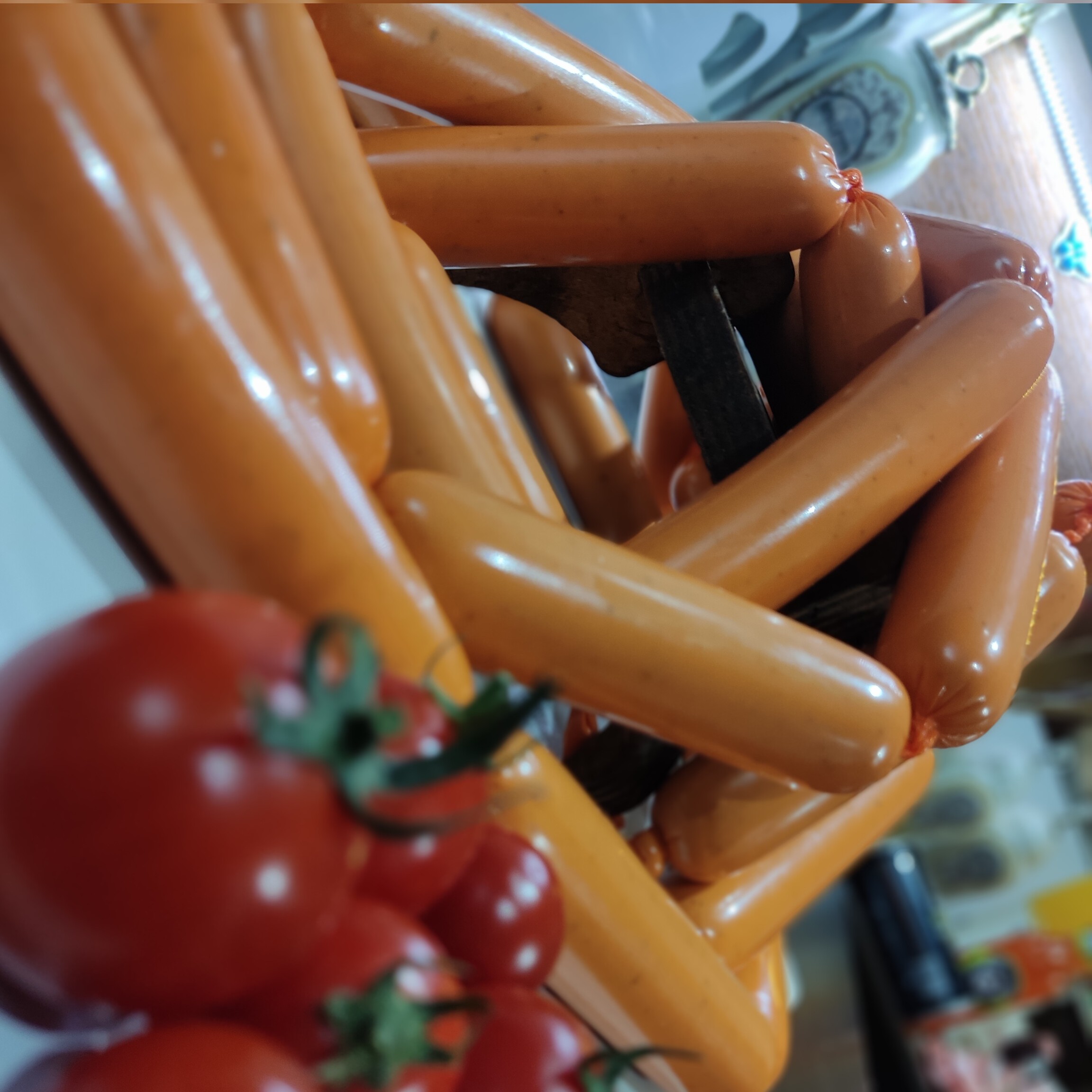 سوسیس آلمانی خانگی درست شده از سینه مرغ تازه و درجه یک