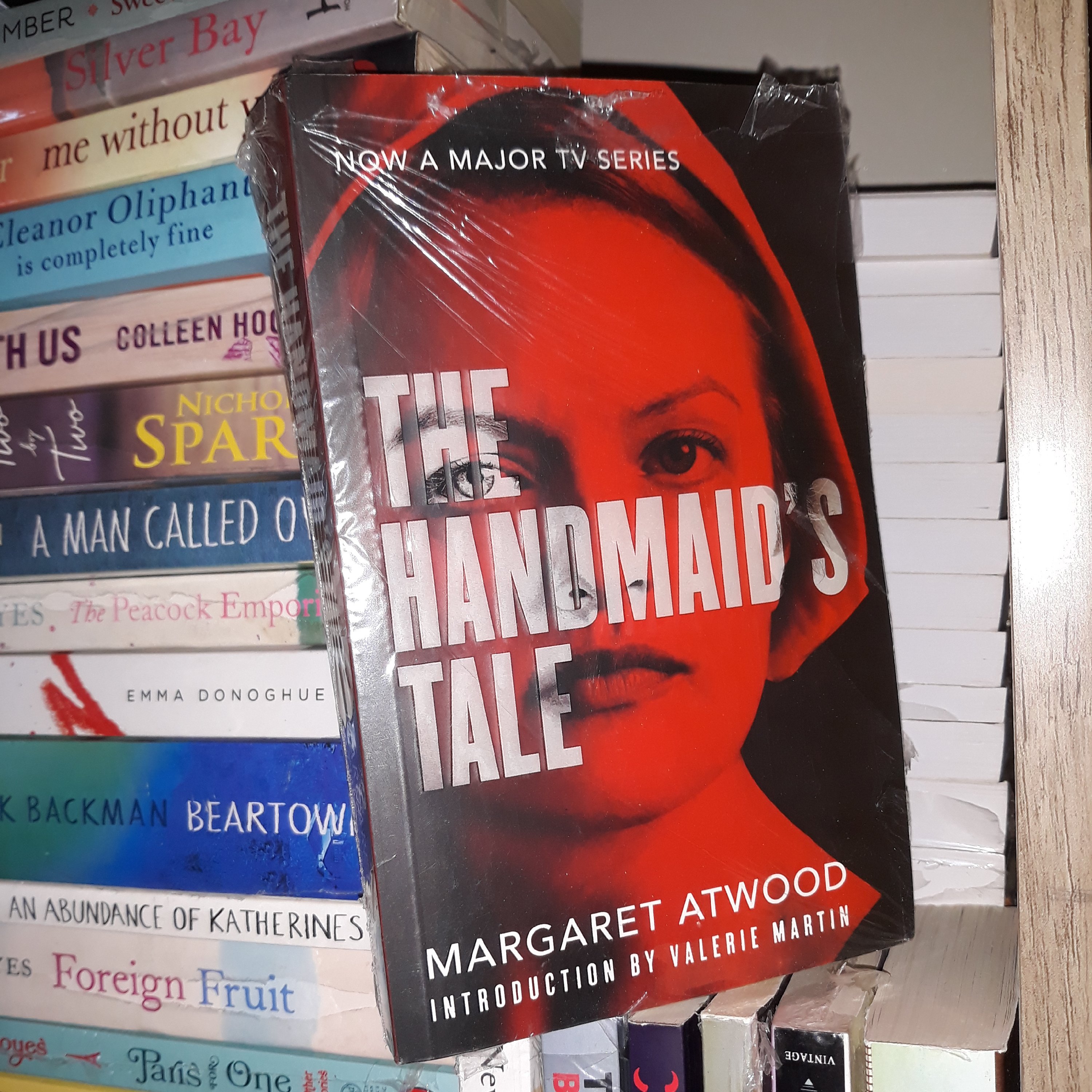 کتاب زبان اصلی The Handmaids Tale (سرگذشت ندیمه) - مارگارت اتوود