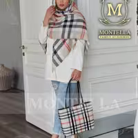 ست کیف مخمل و روسری یا شال نخی طرح بربری زمینه کرم روشن برند مونتلا 