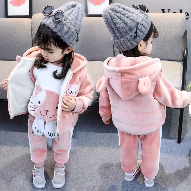 ست سه تیکه تو خز وارداتی بسیارباکیفیت مناسب برای فصل سرد زمستان