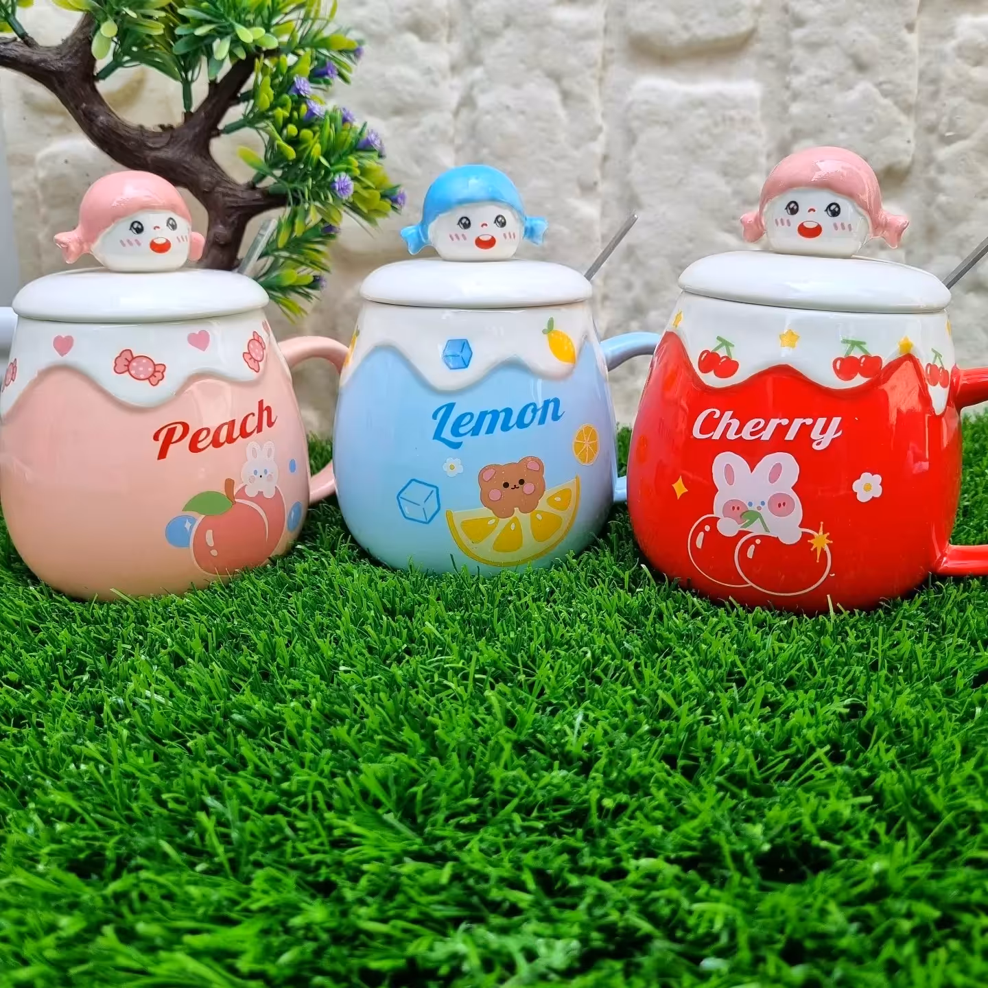 ماگ  قاشق دار طرحدار در سه رنگ مختلف