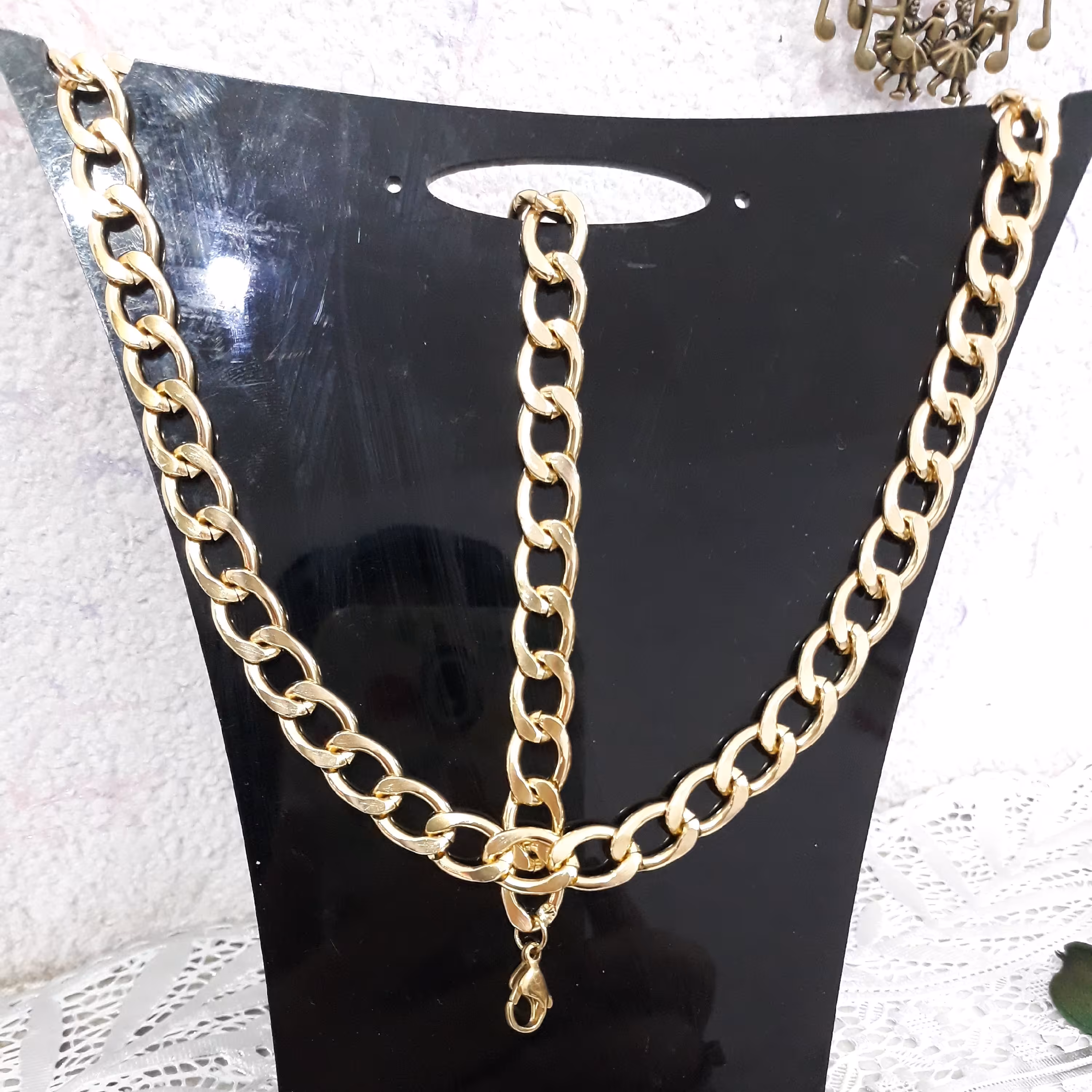 نیم ست دستبند و گردنبند زنجیر کارتیر رنگ ثابت