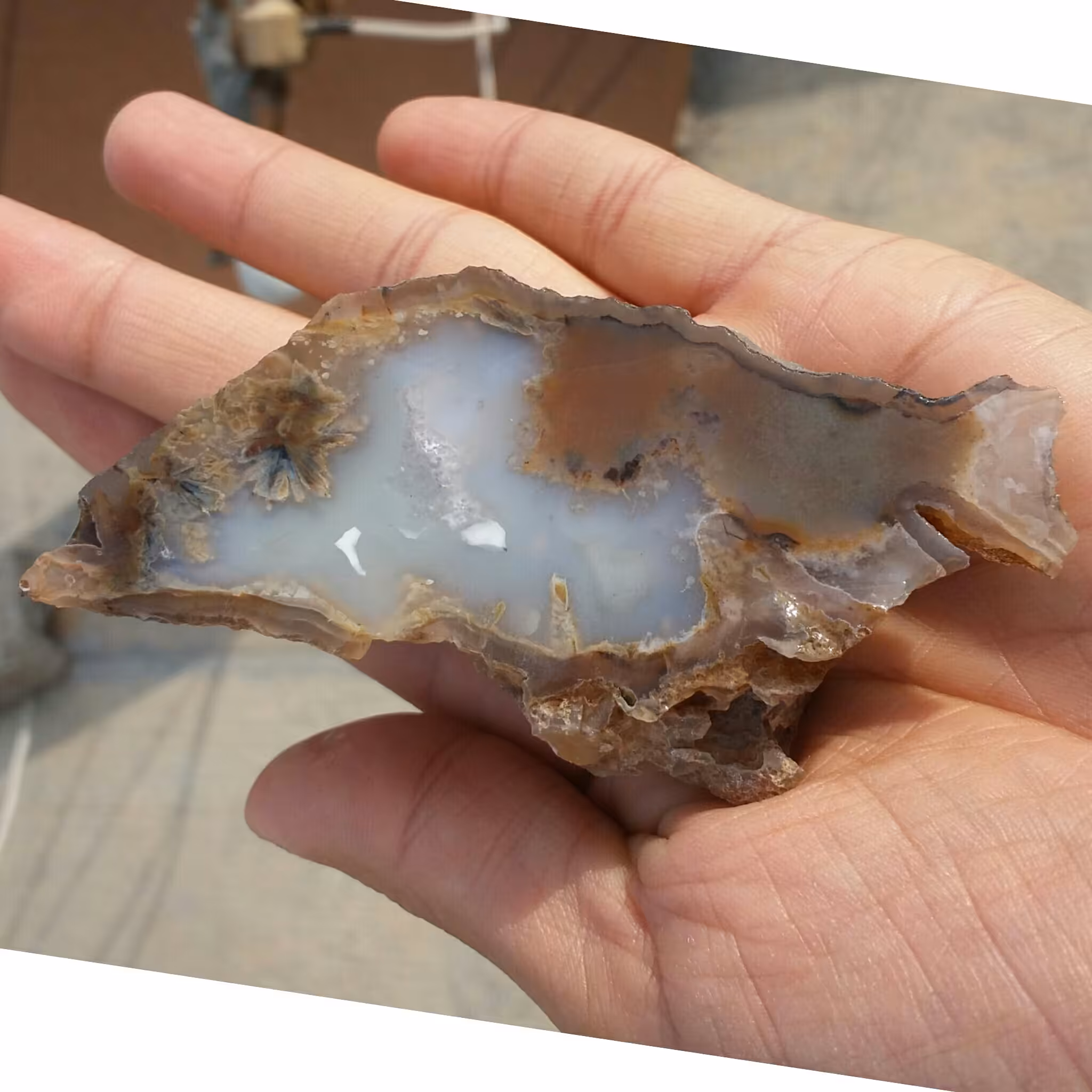 اسلایس سنگ راف عقیق سلیمانی رنگی رتایل دار مصور (شکل سنگ به صورت کاملا طبیعی شبیه ماهیست) 100 در 100 طبیعی شااهکارر خلقت