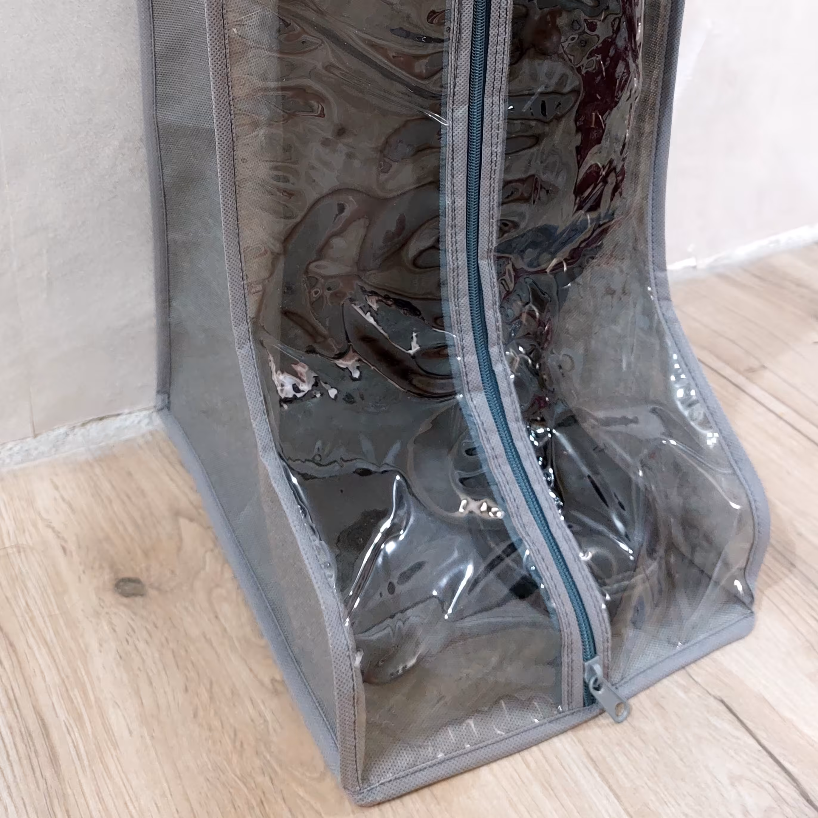 کاور بوت در سایزهای دلخواه شما دوخته میشه بابهترین نوع طلق و پارچه 