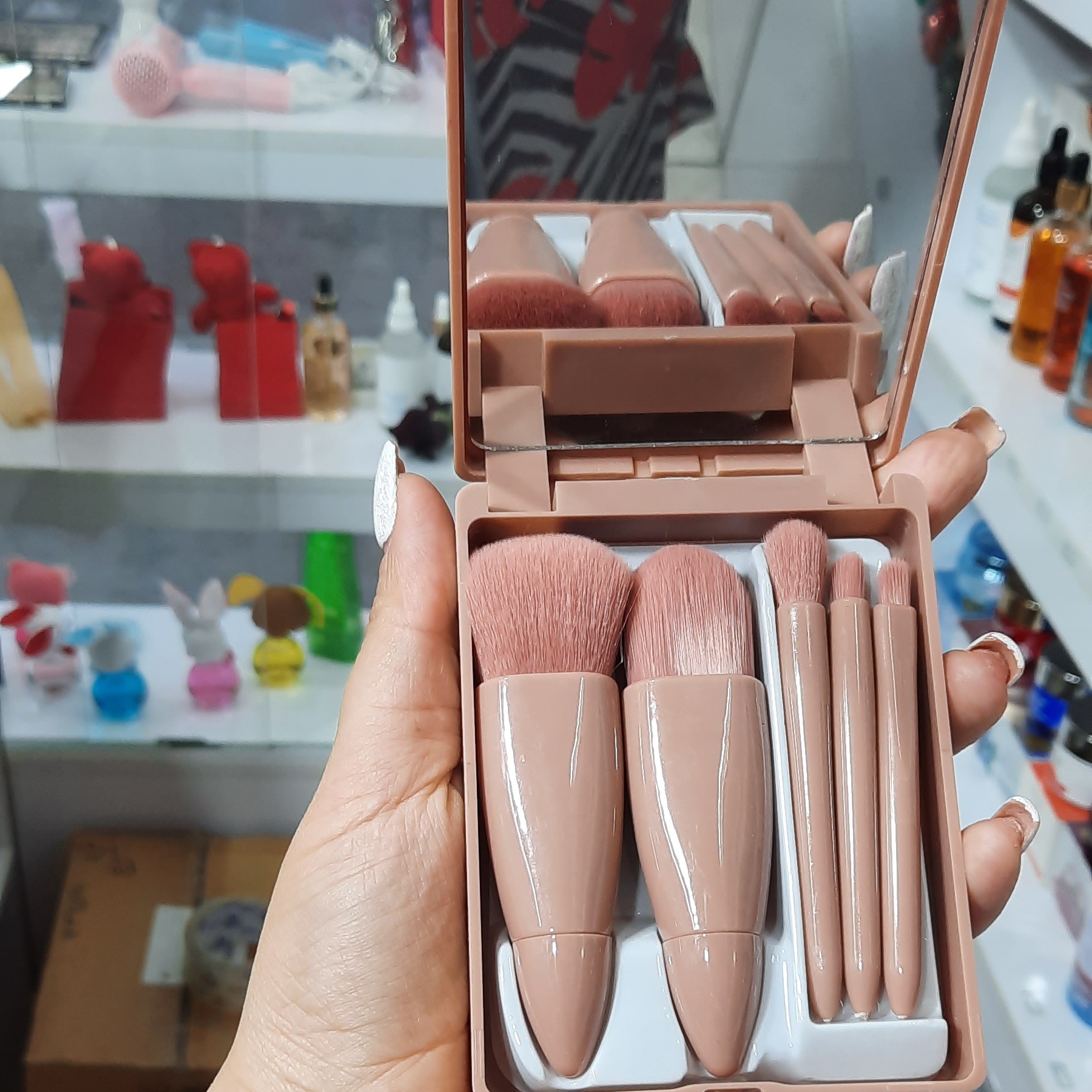 ست براش مسافرتی جعبه دار کرم