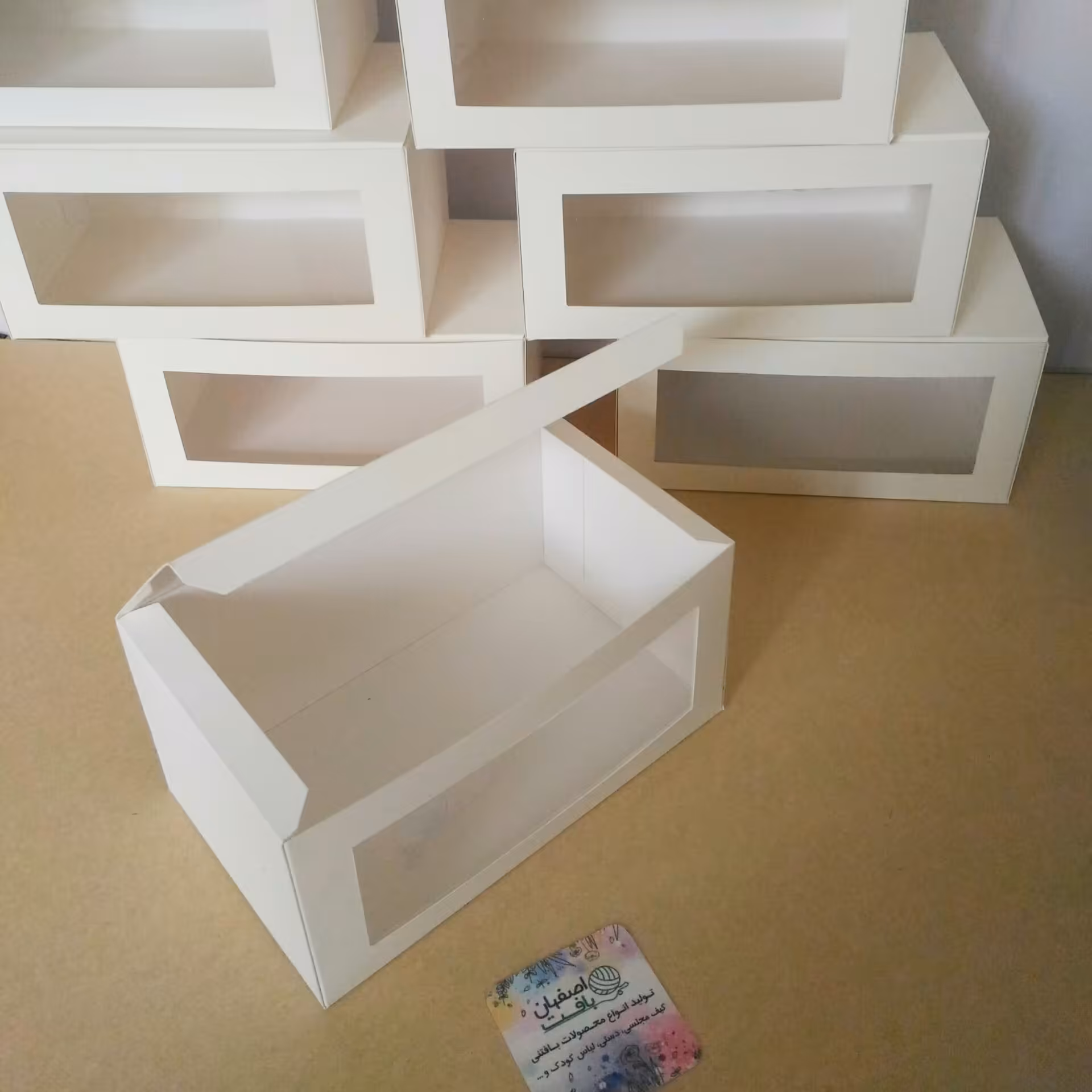 جعبه کادویی ویترین دار  درب متصل 20 در 12 سانت با ارتفاع 10 