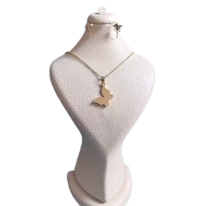 نیم ست طلایی رنگ گوشواره و گردنبند با طرح پروانه 5