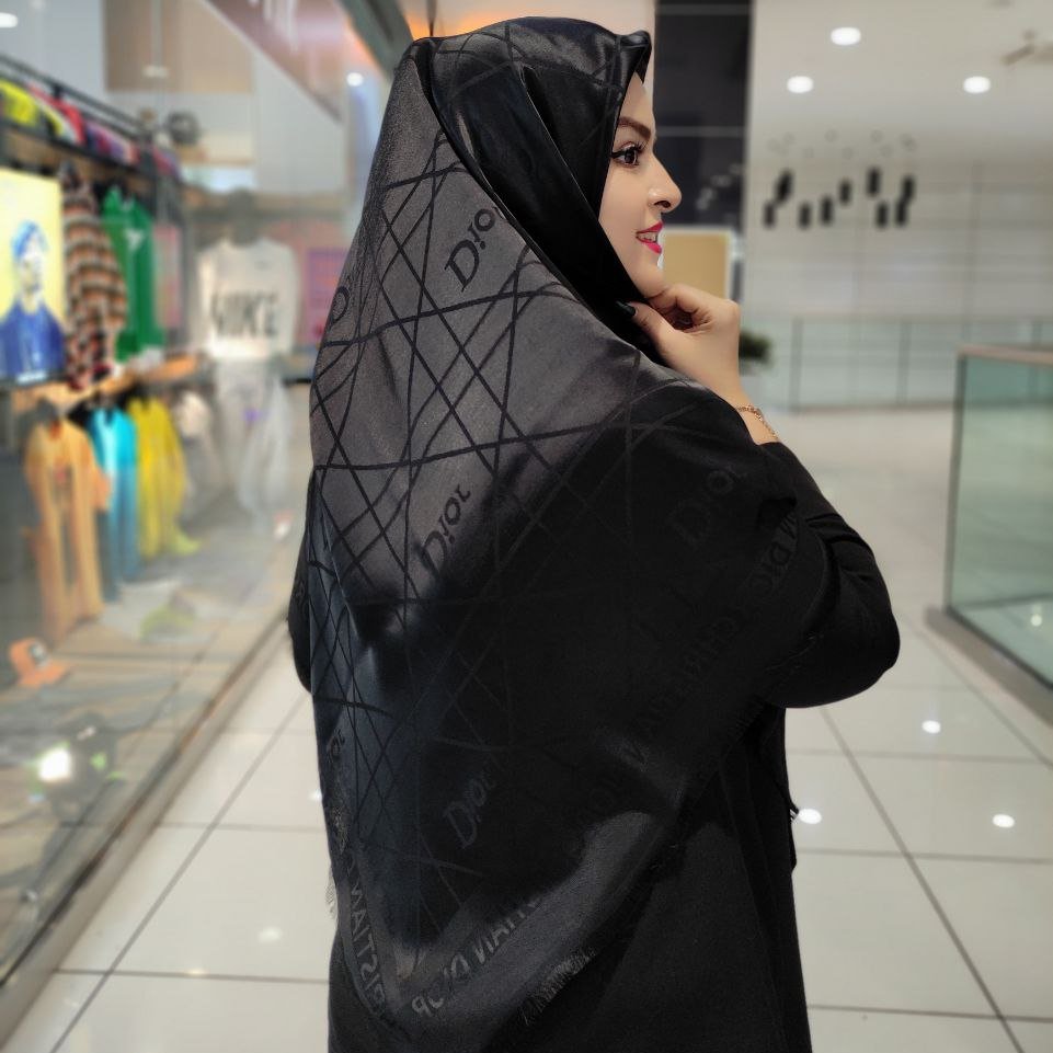 ⭐️روسری نخ ابریشم ژاکارد مشکی
