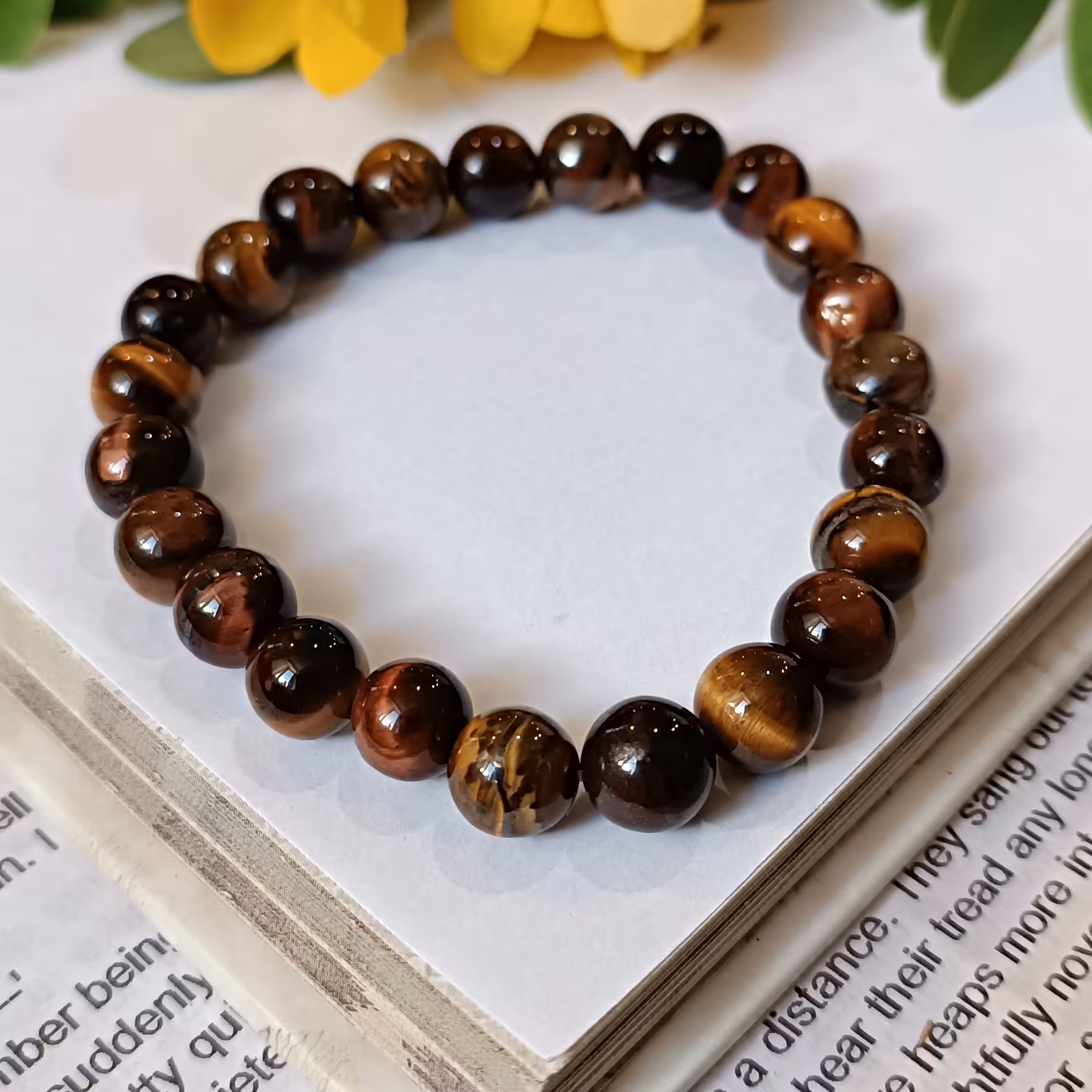 دستبند چشم ببر  سنگ اصل با کیفیت درجه یک و گره کشویی قابل تنظیم و امکان تبدیل به بند کشی در صورت تمایل شما