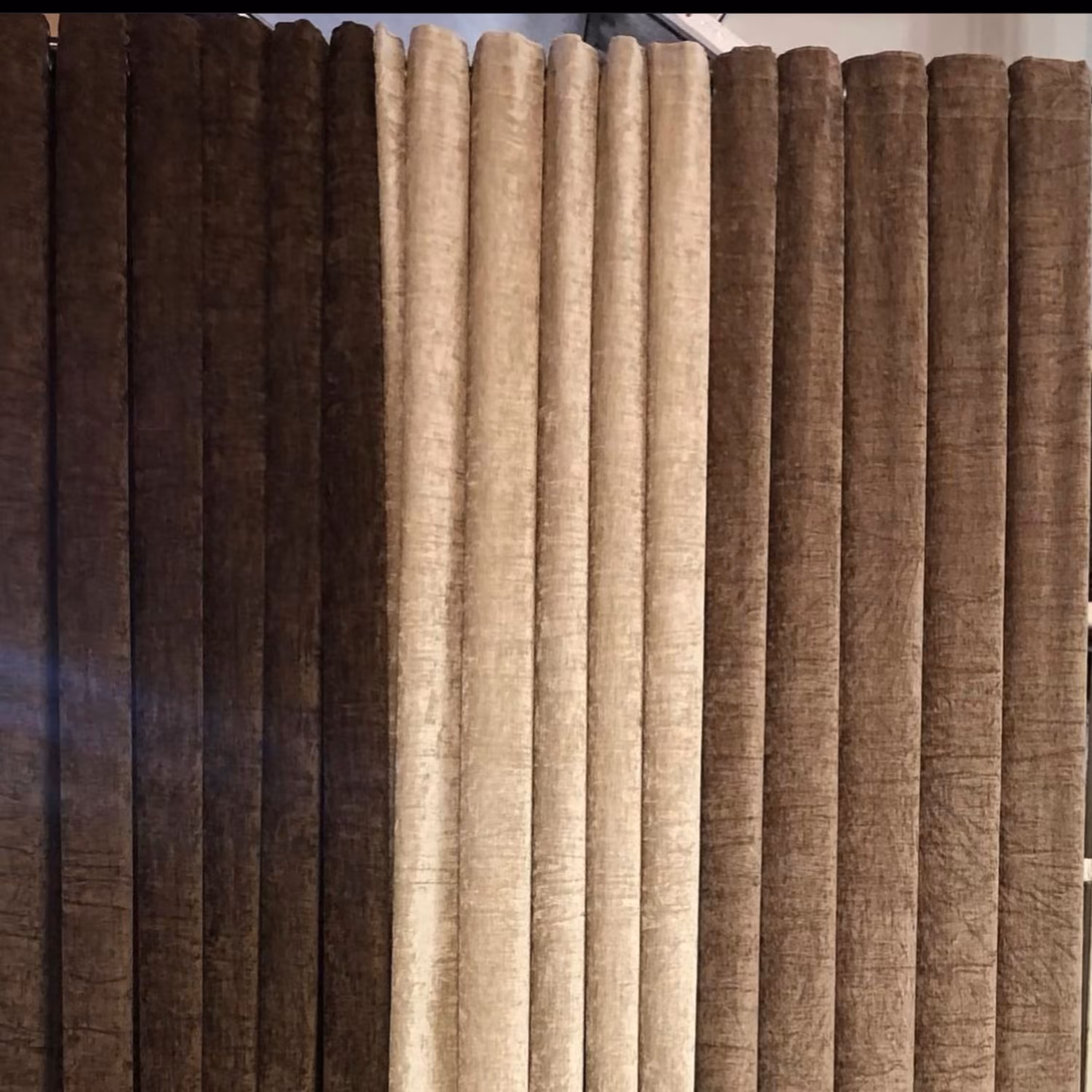 پرده پذیرایی پانچ شده مخمل شانل عرض 150 ارتفاع 280