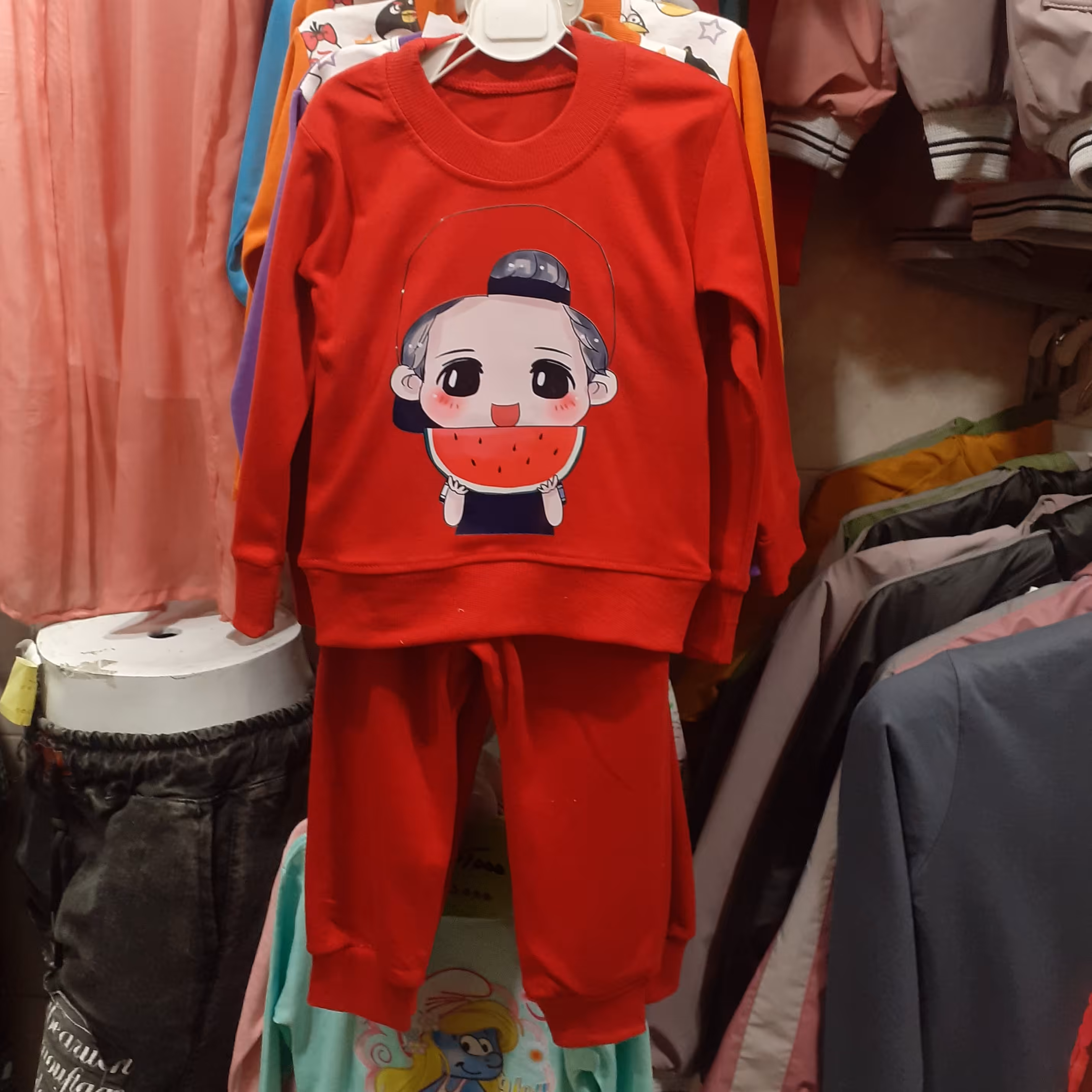 حراج ویژه بلوز شلوار پسرانه بلوز و شلوار  بچگانه سایز 35 سایز 40 یلدایی بلوز  و شلوار هندوانه شب یلدا