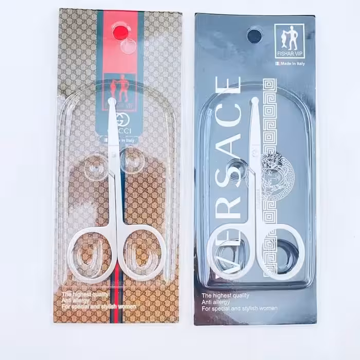 قیچی ابرو سر گرد مارک دار ( نقره ای )دارای نوک گردبرای جلوگیری از آسیب به پوست ضد زنگ تیغه های تیز خوش دست و بادوام