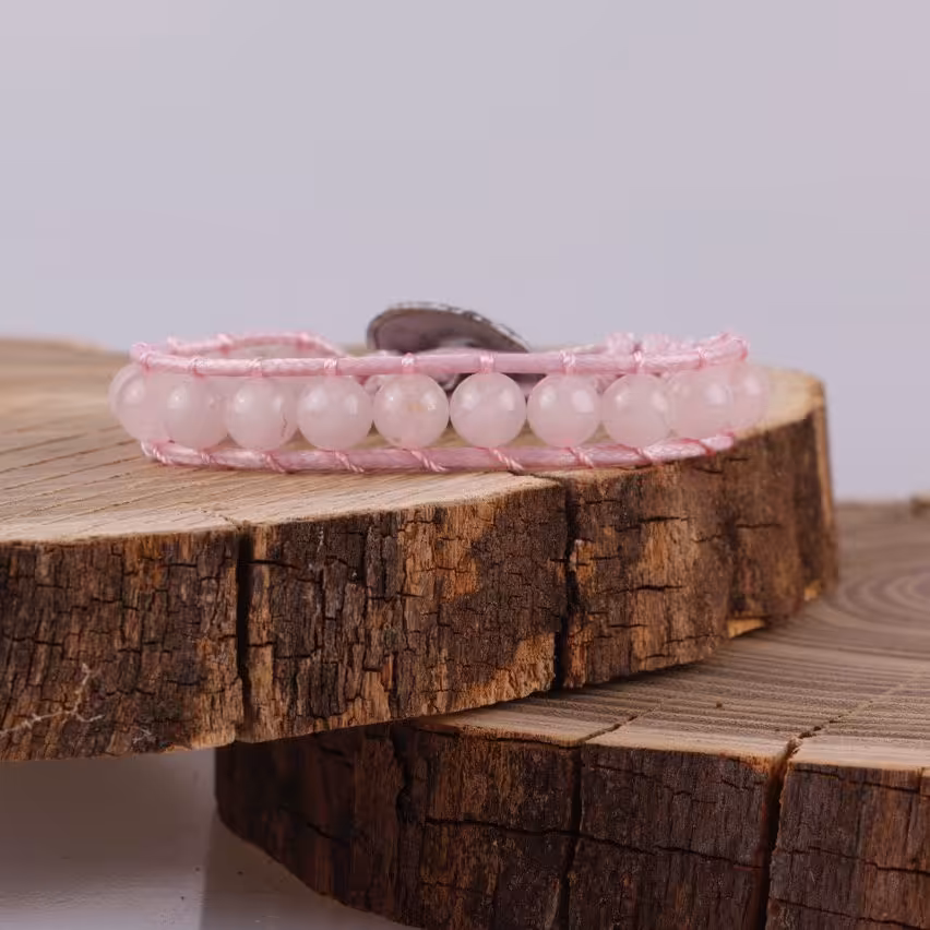 دستبند رُز کوارتز و چرم