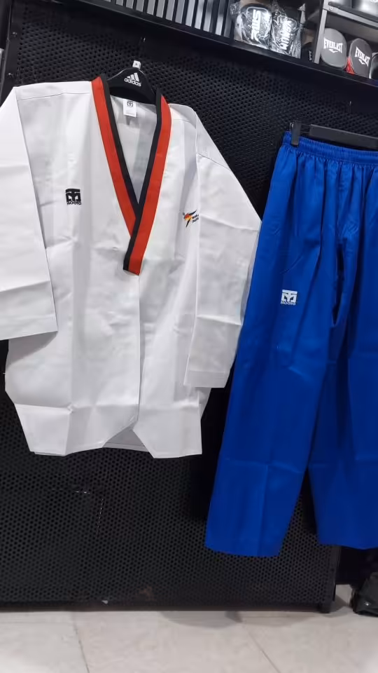 لباس تکواندو پومسه