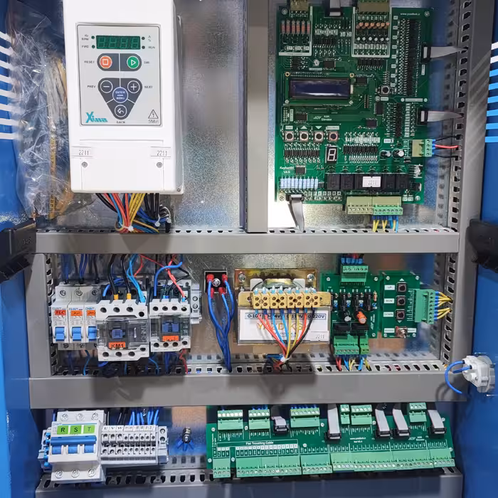 تابلو فرمان آسانسور کششی با درایو زیما 7.5 کیلووات به همراه کارکدک با اتصال سریال